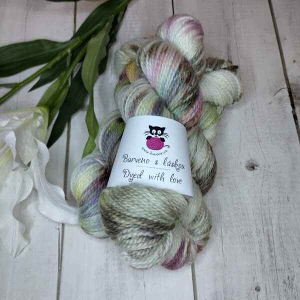 Vespero- 100% merino superwash- 100g- J23087 - Image 3